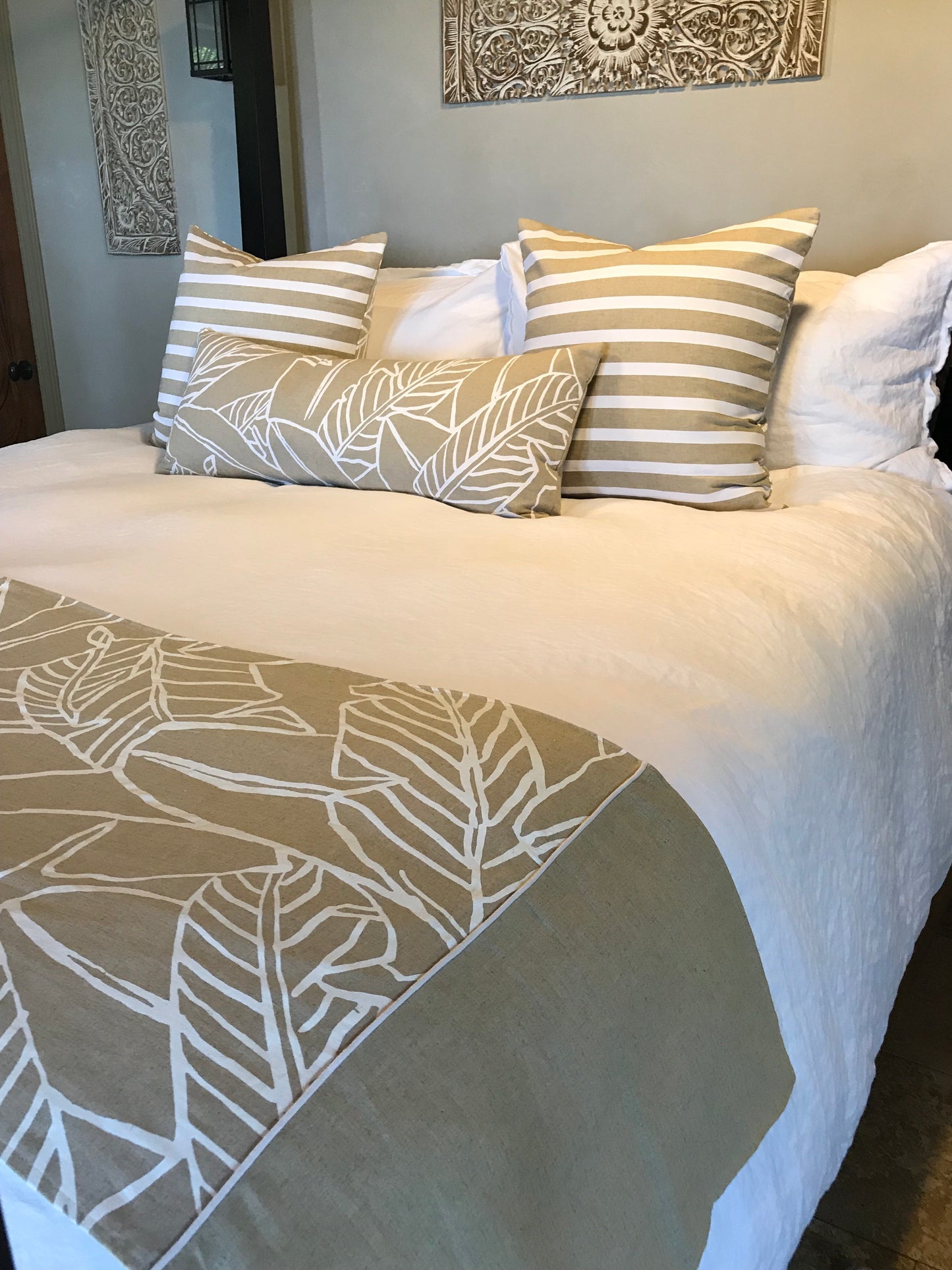 Banana Leaf Bed or Table Runner - Black or White Design